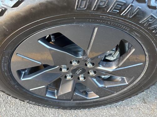 2023 Ford F-150 Lightning LARIAT