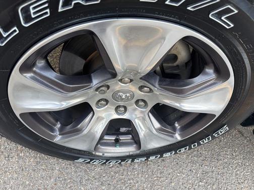 Diamond Black 2019 RAM 1500 Laramie