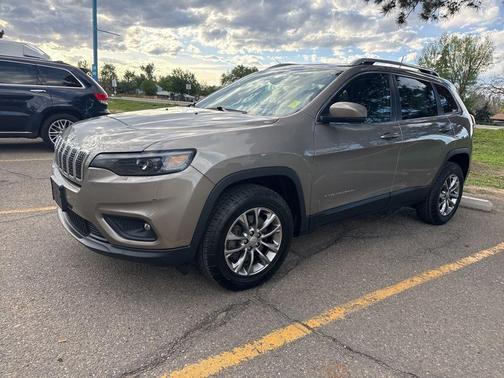 Light Brownstone Pearlcoat 2020 Jeep Cherokee Latitude Plus