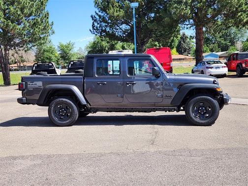 2025 Jeep Gladiator Sport