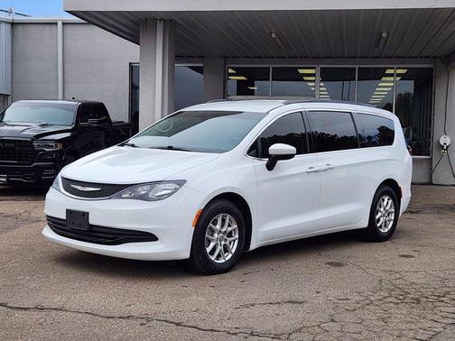 2020 Chrysler Voyager LXI