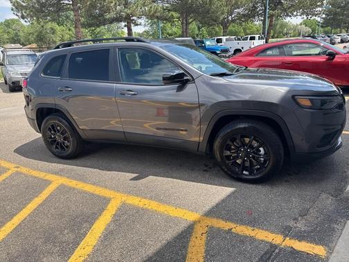 2023 Jeep Cherokee Altitude Lux