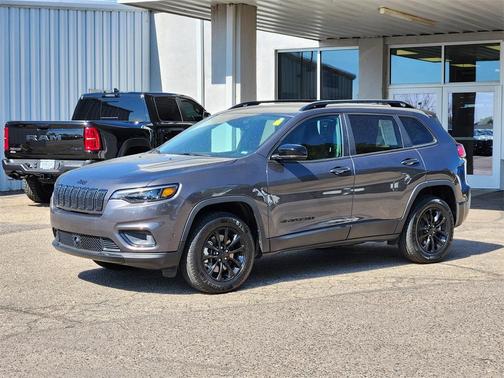 2023 Jeep Cherokee Altitude Lux