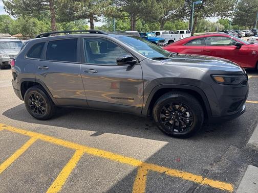 2023 Jeep Cherokee Altitude Lux