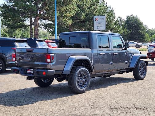 Granite Crystal Clearcoat Metallic 2025 Jeep Gladiator Sport