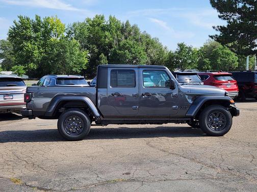 Granite Crystal Clearcoat Metallic 2025 Jeep Gladiator Sport