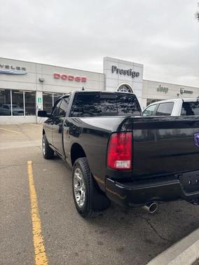 Brilliant Black Crystal Pearlcoat 2018 RAM 1500 Big Horn