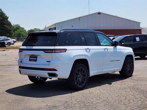 2025 Jeep Grand Cherokee Summit