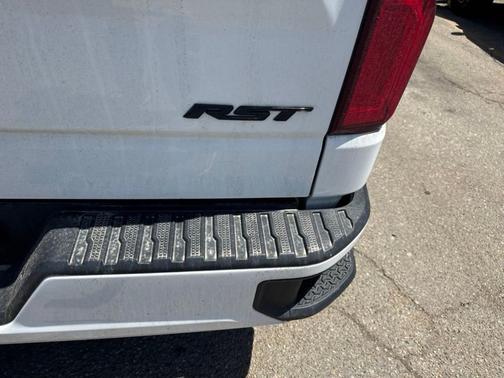 Summit White 2021 Chevrolet Silverado 1500 RST