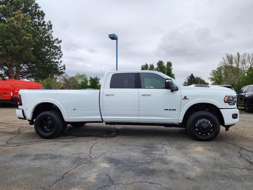 Bright White Clearcoat 2024 RAM 3500 Limited