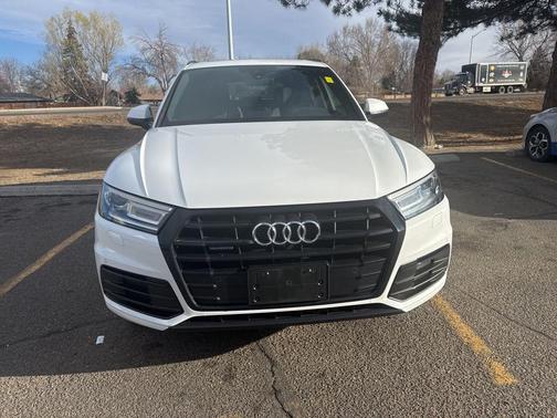 2020 Audi Q5 45 Titanium Premium