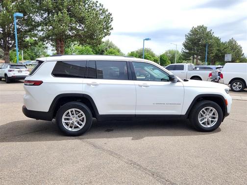 2022 Jeep Grand Cherokee L Laredo