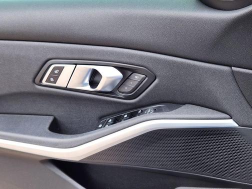 Black Sapphire Metallic 2020 BMW 330 i xDrive