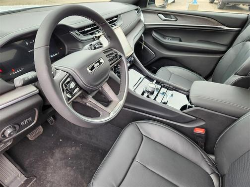 2025 Jeep Grand Cherokee Overland