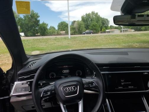Photo 4 of 9 of 2021 Audi Q7 55 Premium Plus
