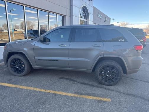 2022 Jeep Grand Cherokee WK Laredo