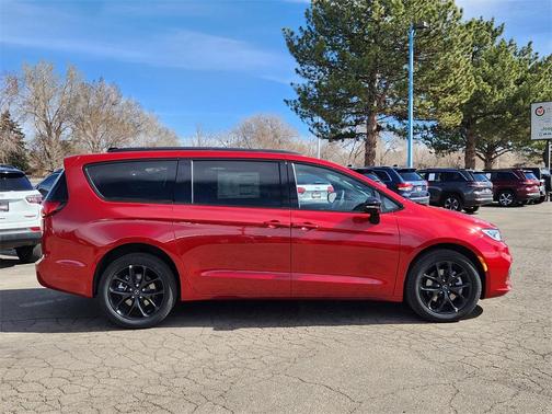 2025 Chrysler Pacifica Limited
