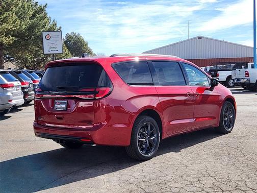 2025 Chrysler Pacifica Limited