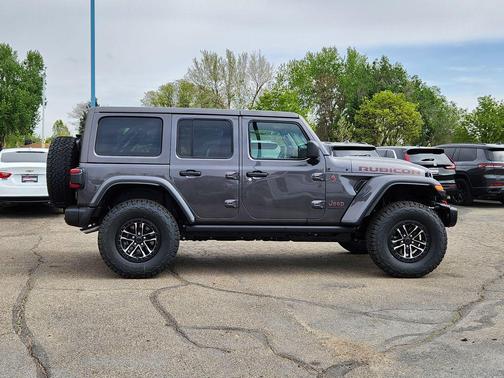 Granite Crystal Clearcoat Metallic 2026 Jeep Wrangler Rubicon