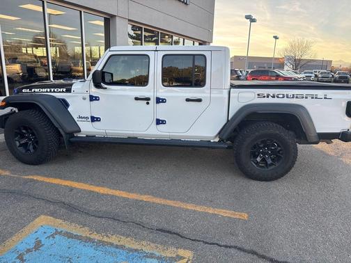 2021 Jeep Gladiator Overland