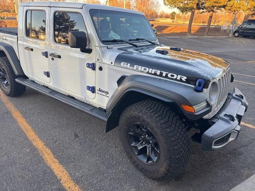 2021 Jeep Gladiator Overland