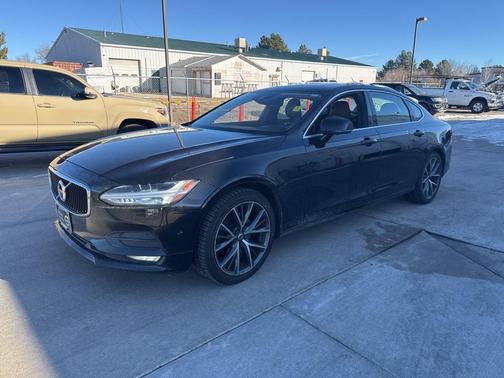 2018 Volvo S90 T5 Momentum