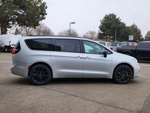 2026 Chrysler Pacifica Limited