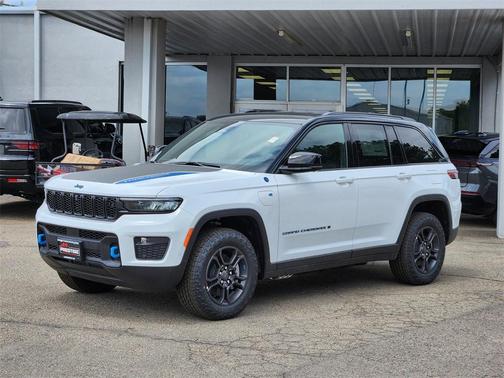 2025 Jeep Grand Cherokee 4xe Trailhawk
