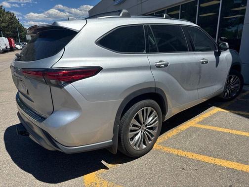 Celestial Silver Metallic 2021 Toyota Highlander Platinum