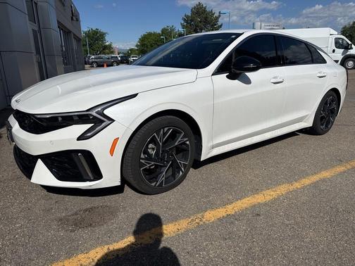 Snow White Pearl 2025 Kia K5 GT-Line