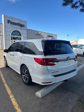 Platinum White Pearl 2022 Honda Odyssey Touring