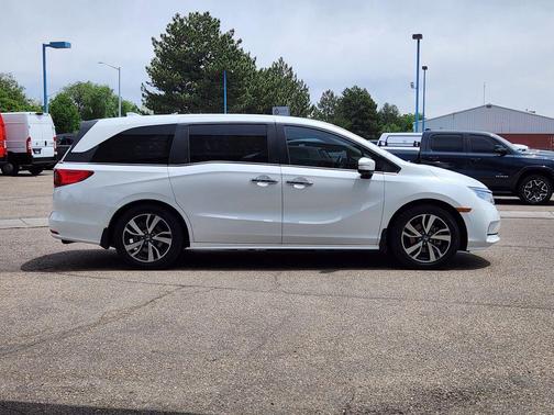 Platinum White Pearl 2022 Honda Odyssey Touring