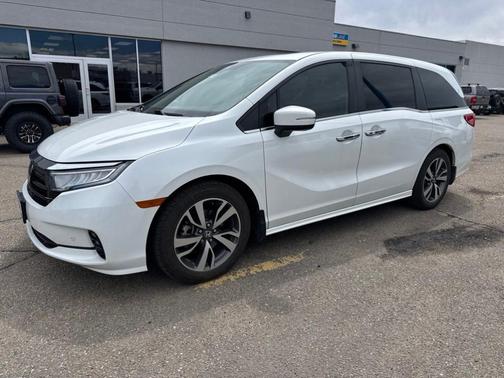 Platinum White Pearl 2022 Honda Odyssey Touring