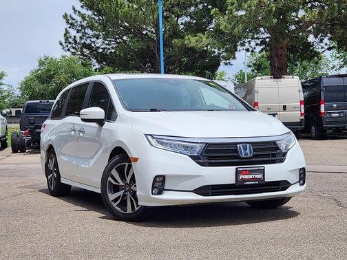 Platinum White Pearl 2022 Honda Odyssey Touring