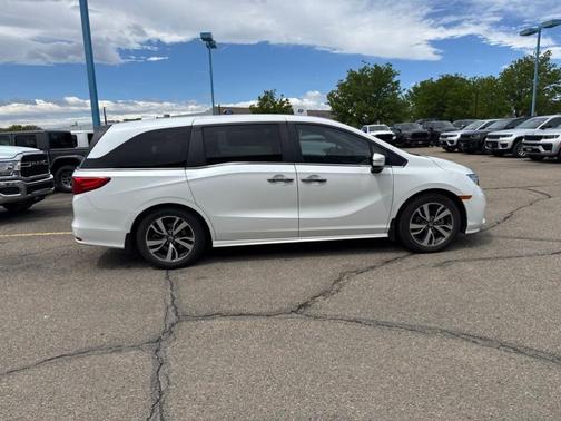 Platinum White Pearl 2022 Honda Odyssey Touring