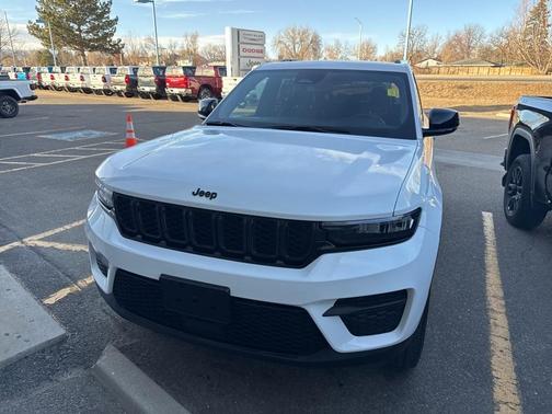 2024 Jeep Grand Cherokee Laredo