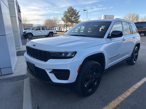2024 Jeep Grand Cherokee Laredo