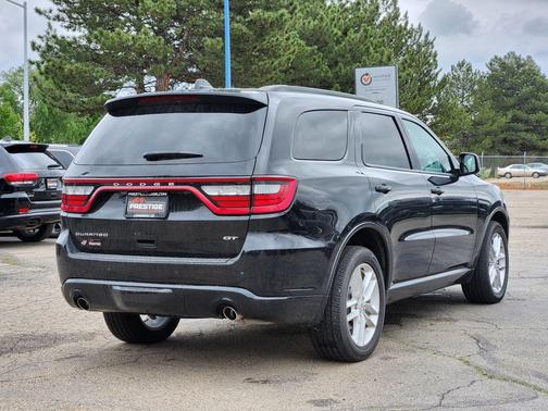 DB Black Crystal Clearcoat 2025 Dodge Durango GT