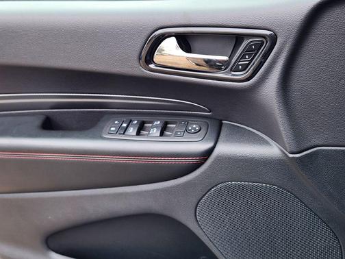DB Black Crystal Clearcoat 2025 Dodge Durango GT