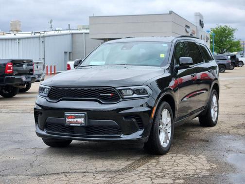 DB Black Crystal Clearcoat 2025 Dodge Durango GT