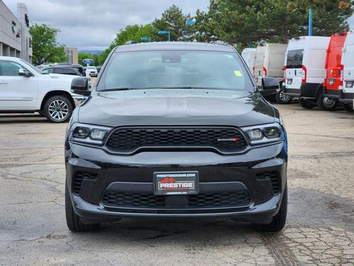 DB Black Crystal Clearcoat 2025 Dodge Durango GT