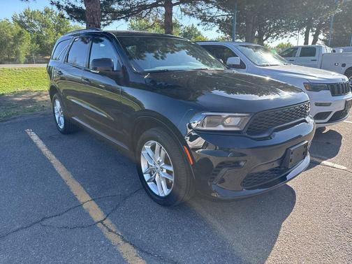 DB Black Crystal Clearcoat 2025 Dodge Durango GT