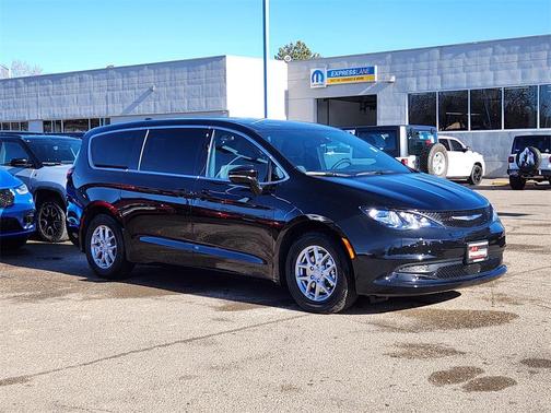 2026 Chrysler Voyager LX