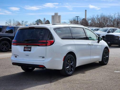 2026 Chrysler Pacifica Limited