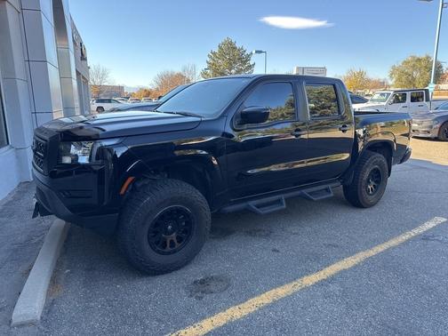 2022 Nissan Frontier S