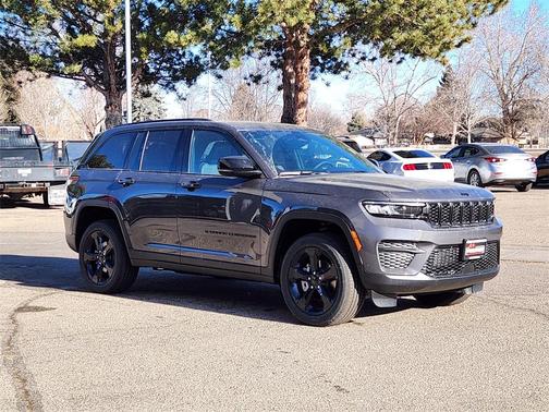 2025 Jeep Grand Cherokee Laredo