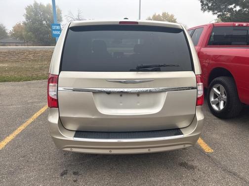 2012 Chrysler Town & Country Touring