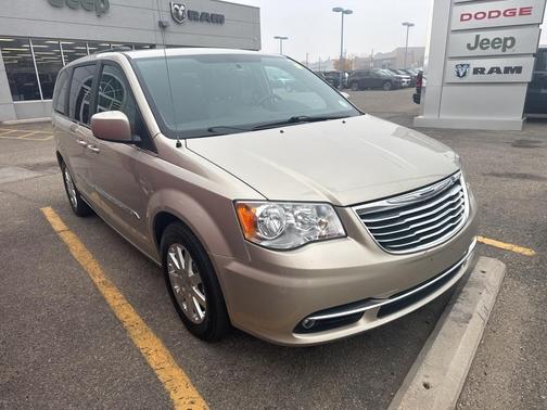 2012 Chrysler Town & Country Touring