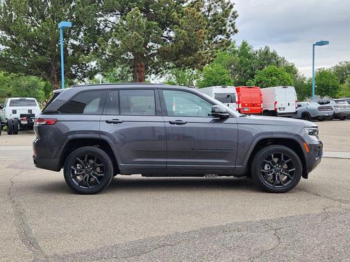 Metallic 2025 Jeep Grand Cherokee 4xe Base