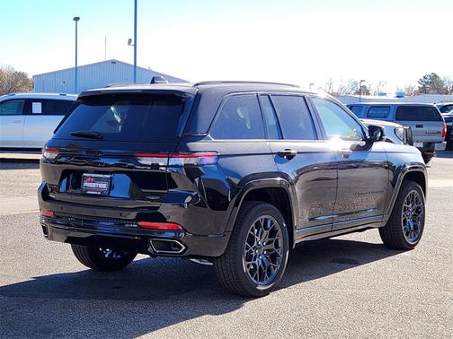 2025 Jeep Grand Cherokee Summit